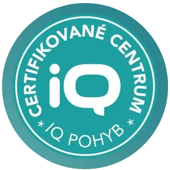 Kulatý odznak s nápisem Certifikované centrum IQ Pohyb